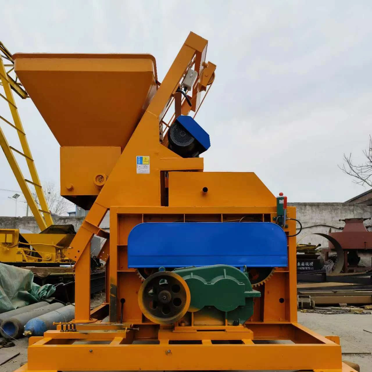 Professional Concrete Mixer Machine | JS500 0.5 Cubic Meter Mixer For Sale factory
